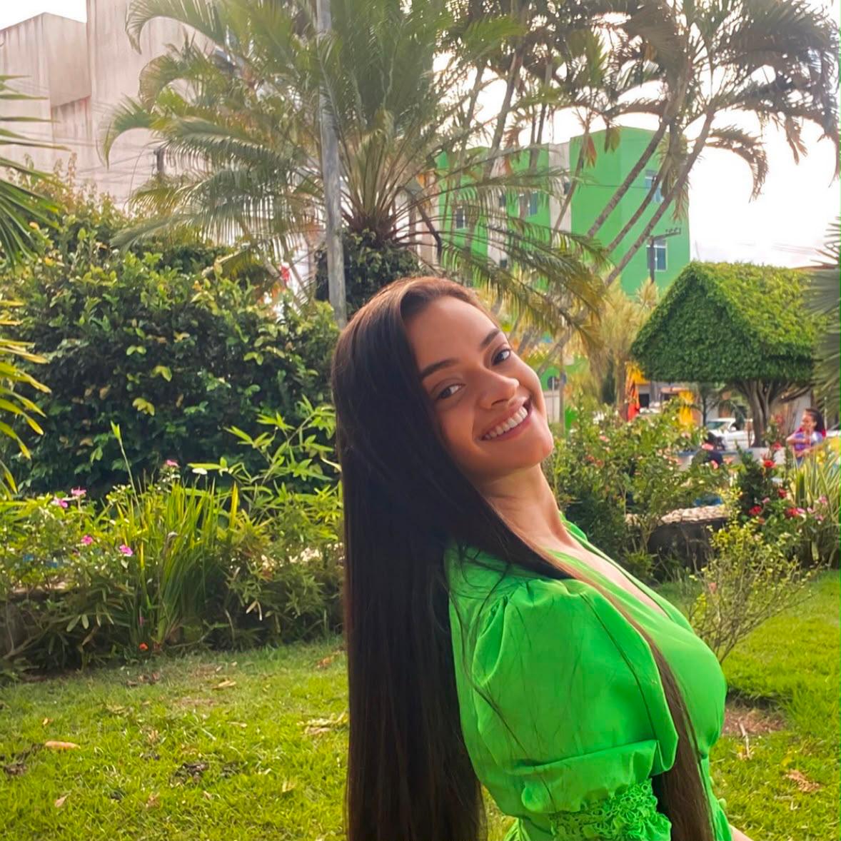 Aline dos Santos Cardoso